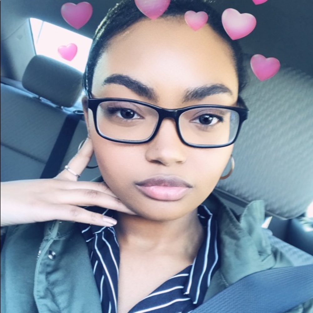 Meet your Posher, Destinee